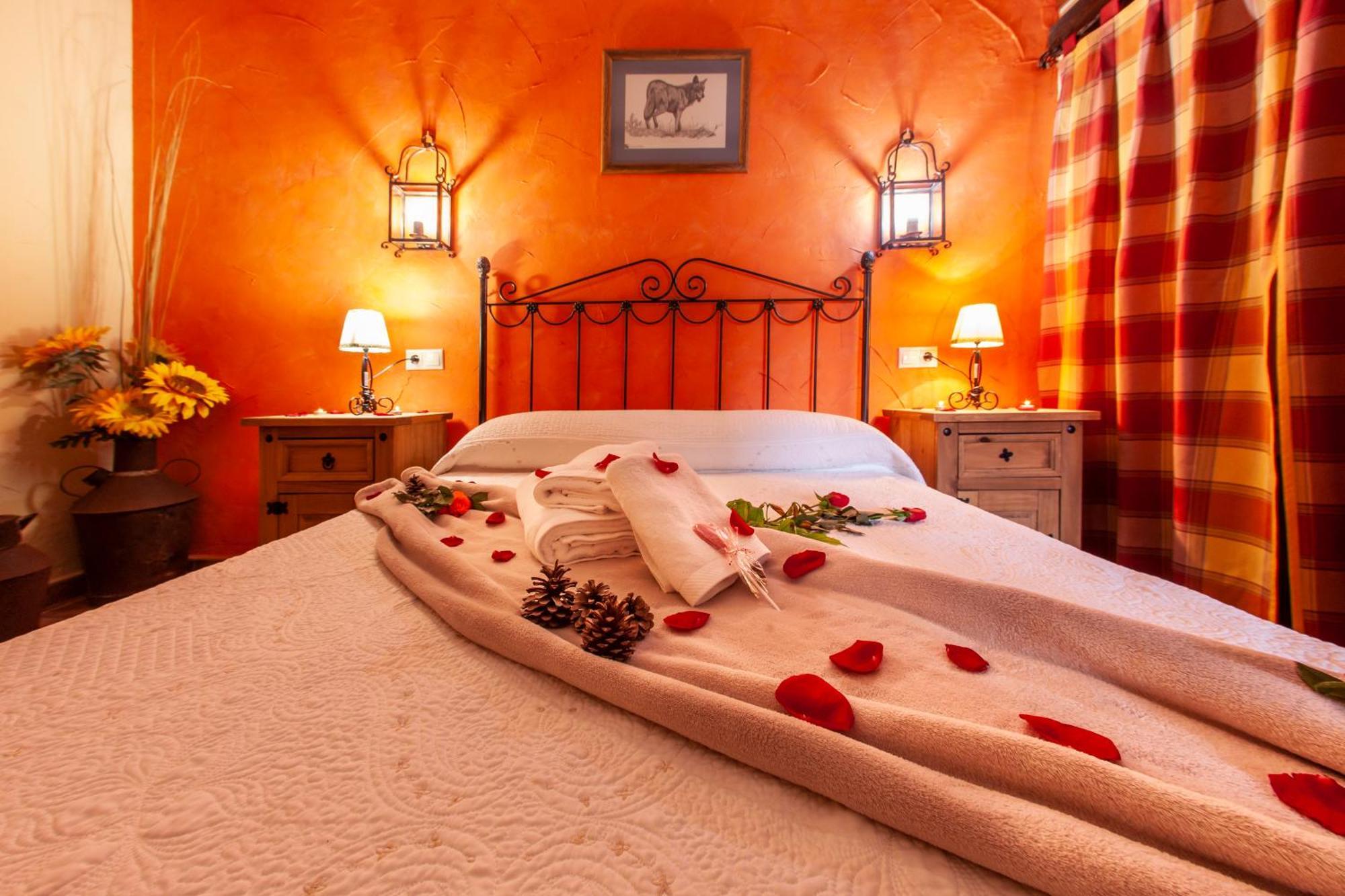 Apartamentos La Granja Hinojares 外观 照片