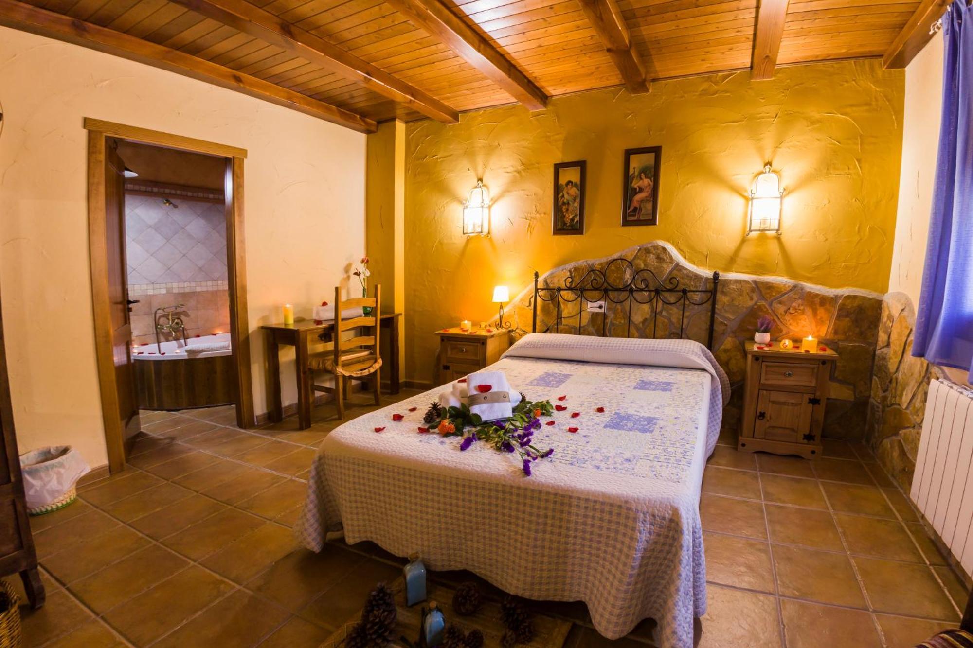 Apartamentos La Granja Hinojares 外观 照片
