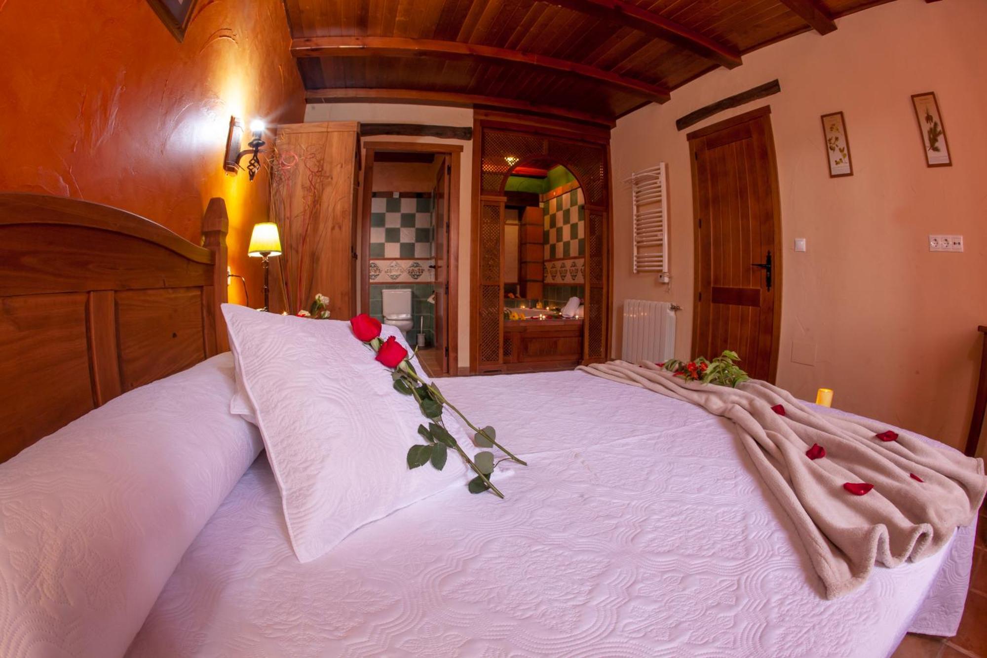 Apartamentos La Granja Hinojares 外观 照片