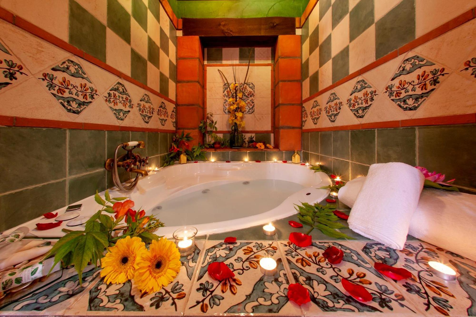 Apartamentos La Granja Hinojares 外观 照片