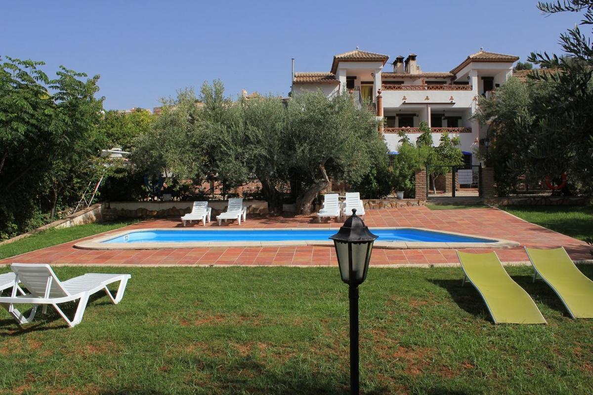 Apartamentos La Granja Hinojares 外观 照片