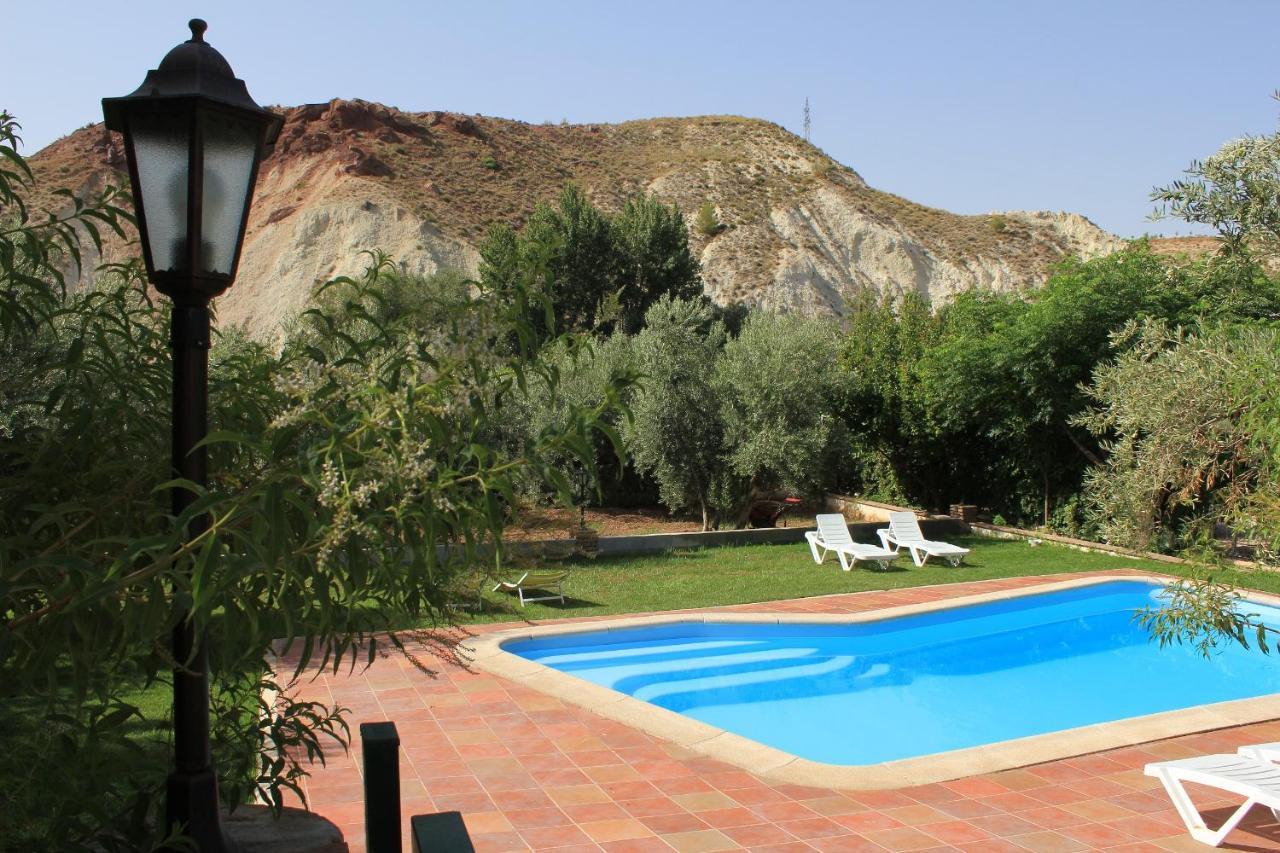 Apartamentos La Granja Hinojares 外观 照片